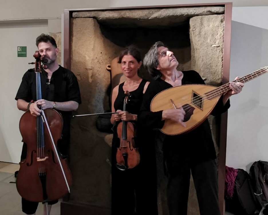 Burruezo & Nur Camerata